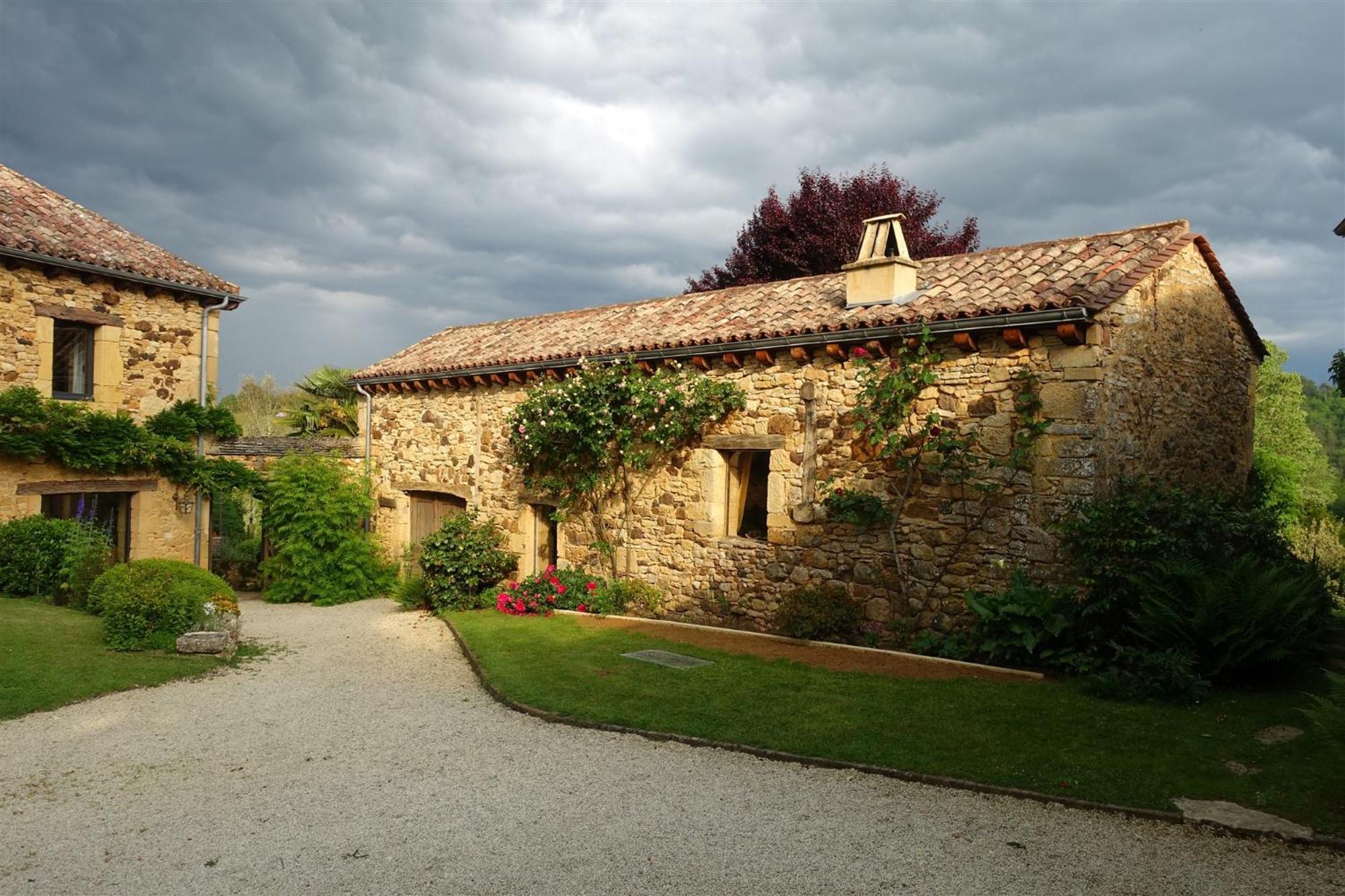 Domaine De Cournet Haut, A 17Th Century Property Set On A Calm, Idyllic Domain With Pool, Tennis, Bikes And More Les Vauries Eksteriør billede